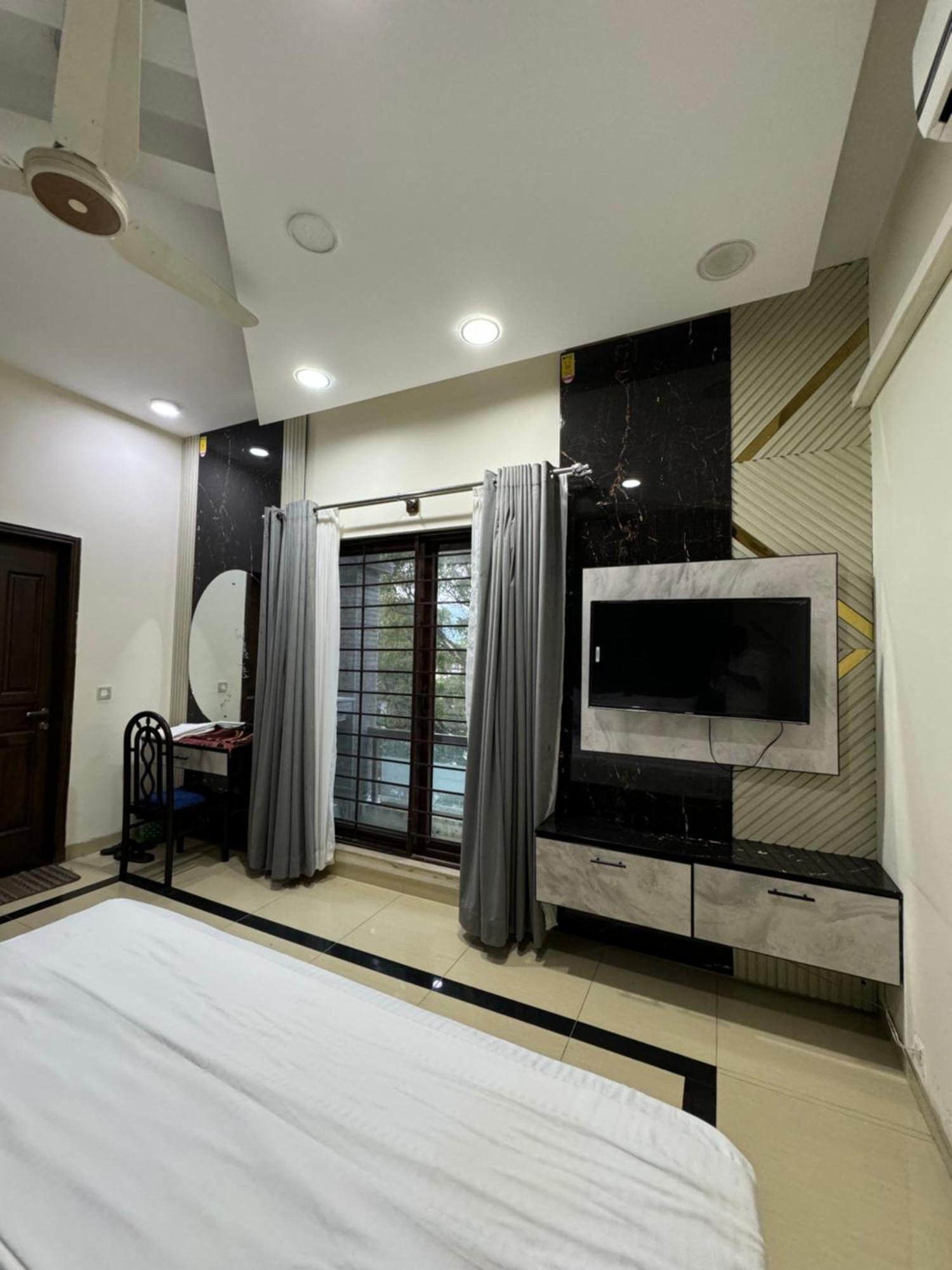 Rose Valet Guest House İslamabad Dış mekan fotoğraf