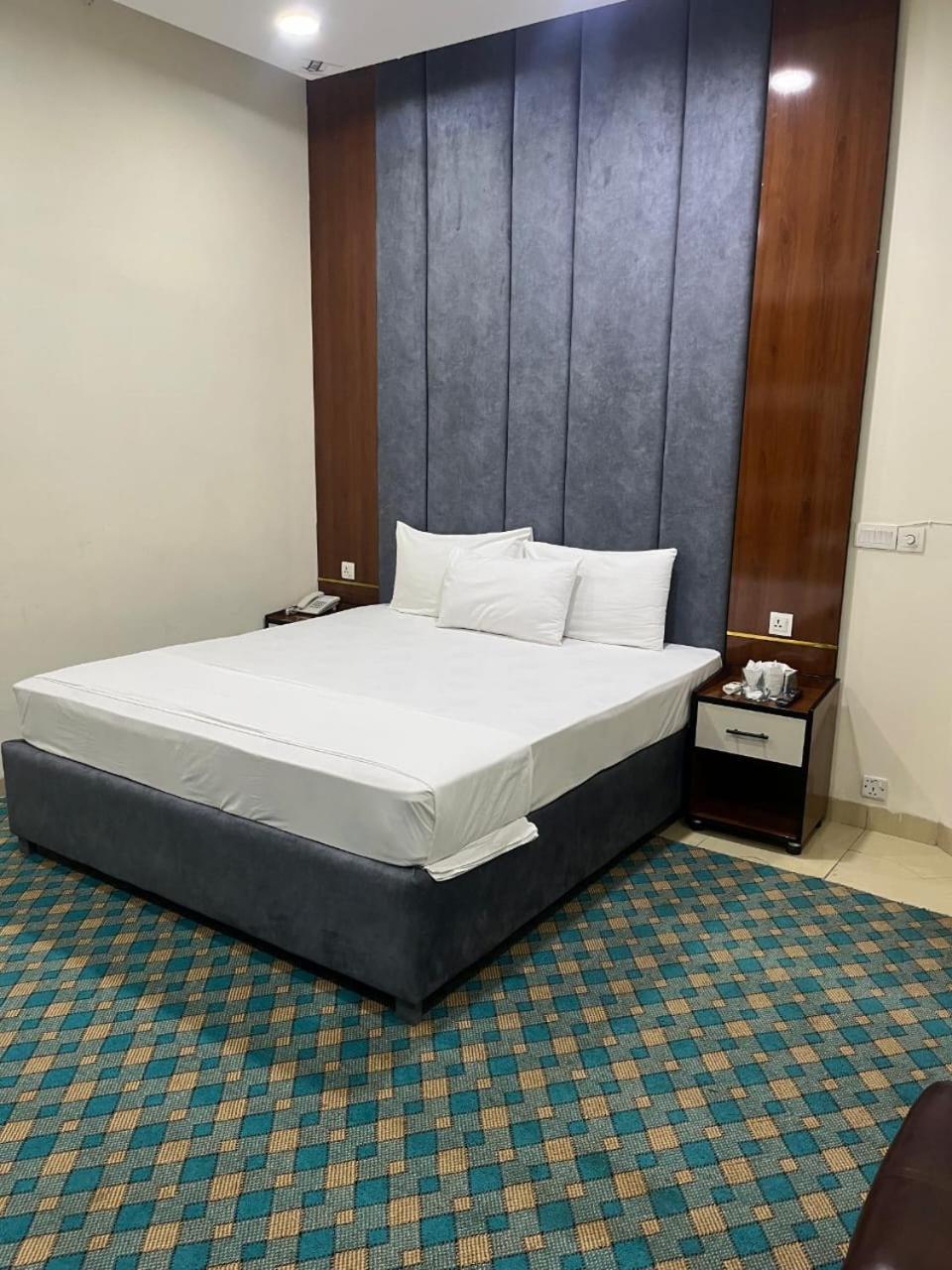 Rose Valet Guest House İslamabad Dış mekan fotoğraf