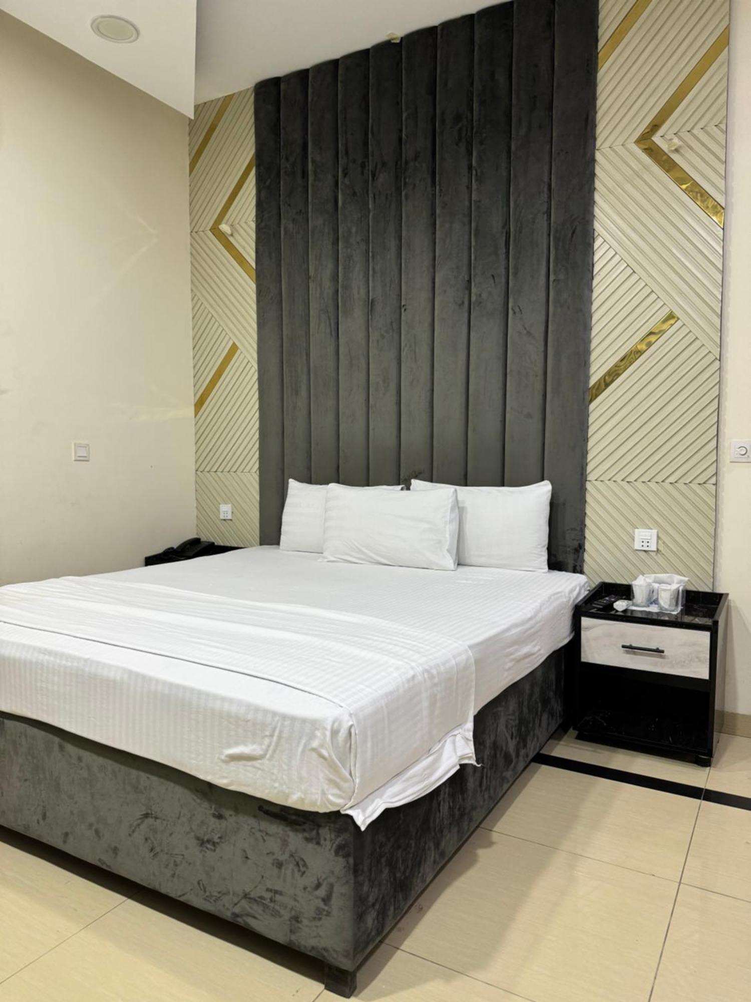 Rose Valet Guest House İslamabad Dış mekan fotoğraf