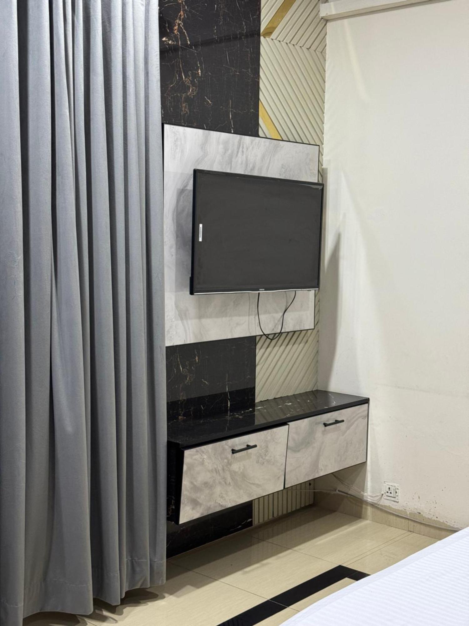 Rose Valet Guest House İslamabad Dış mekan fotoğraf