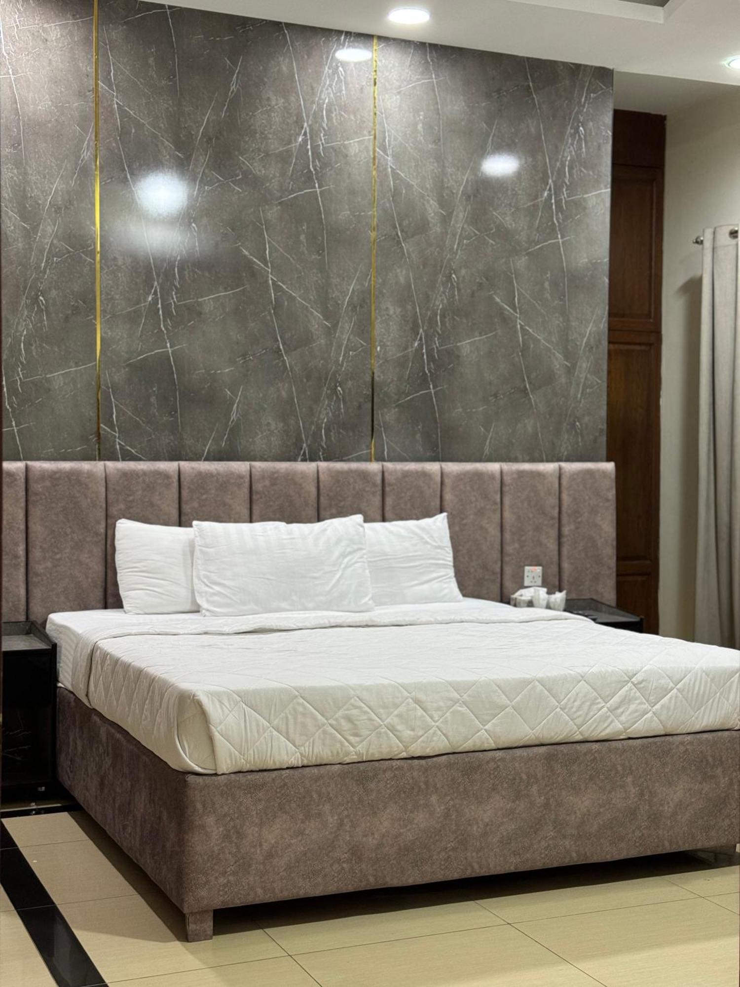 Rose Valet Guest House İslamabad Dış mekan fotoğraf